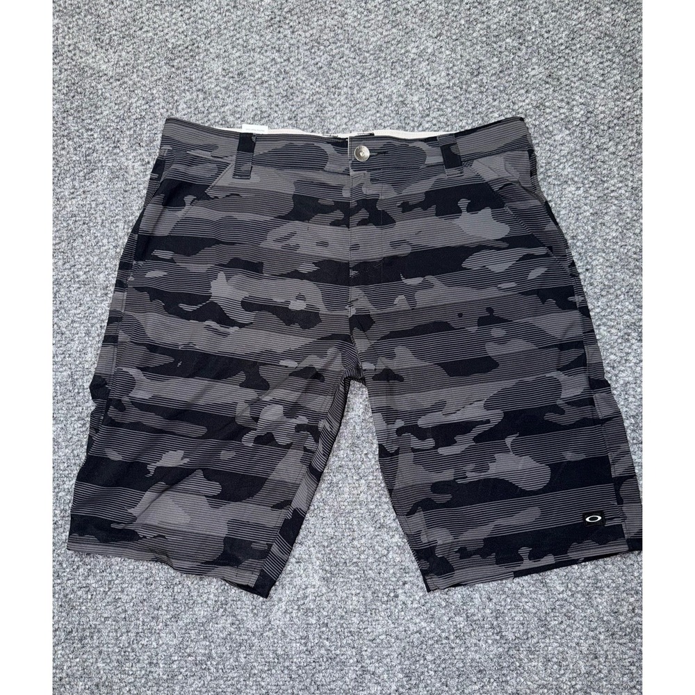 Oakley Chino Shorts Camouflage Gray Black Polyester Button Pockets Men's Size 36 - Picture 1 of 11